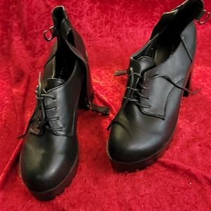 Brand new y2k black platform heavy tread stompers!